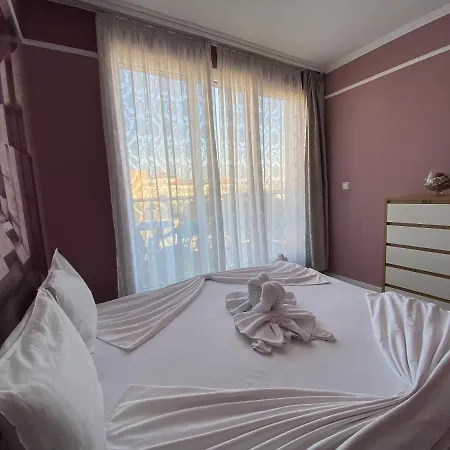 Admiral Plaza A 11 Sunny Apartman *
