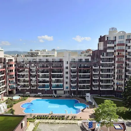 Admiral Plaza A 11 Sunny Apartman *